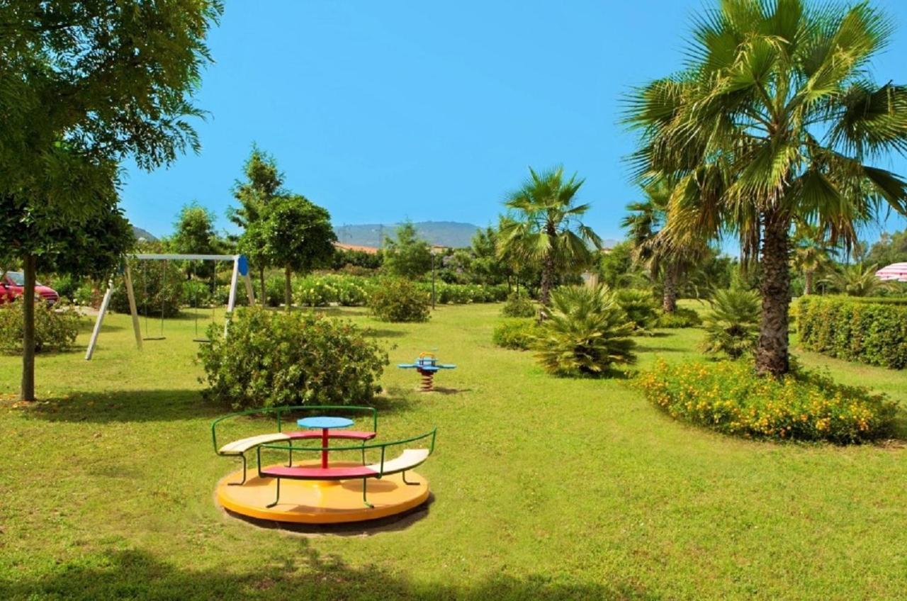 Pizzo Beach Club Apartment Bagian luar foto