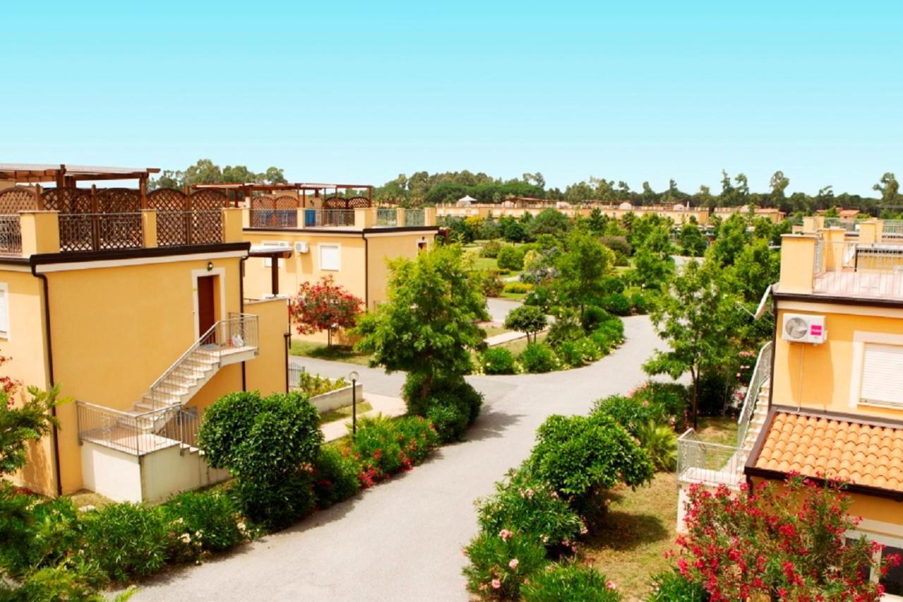 Pizzo Beach Club Apartment Bagian luar foto