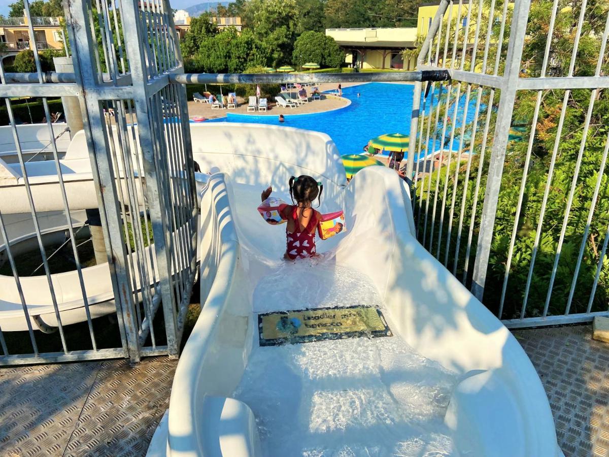 Pizzo Beach Club Apartment Bagian luar foto