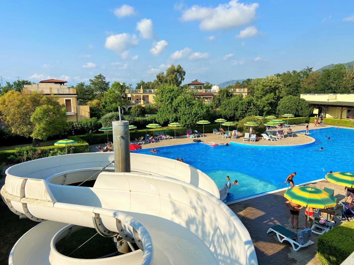 Pizzo Beach Club Apartment Bagian luar foto