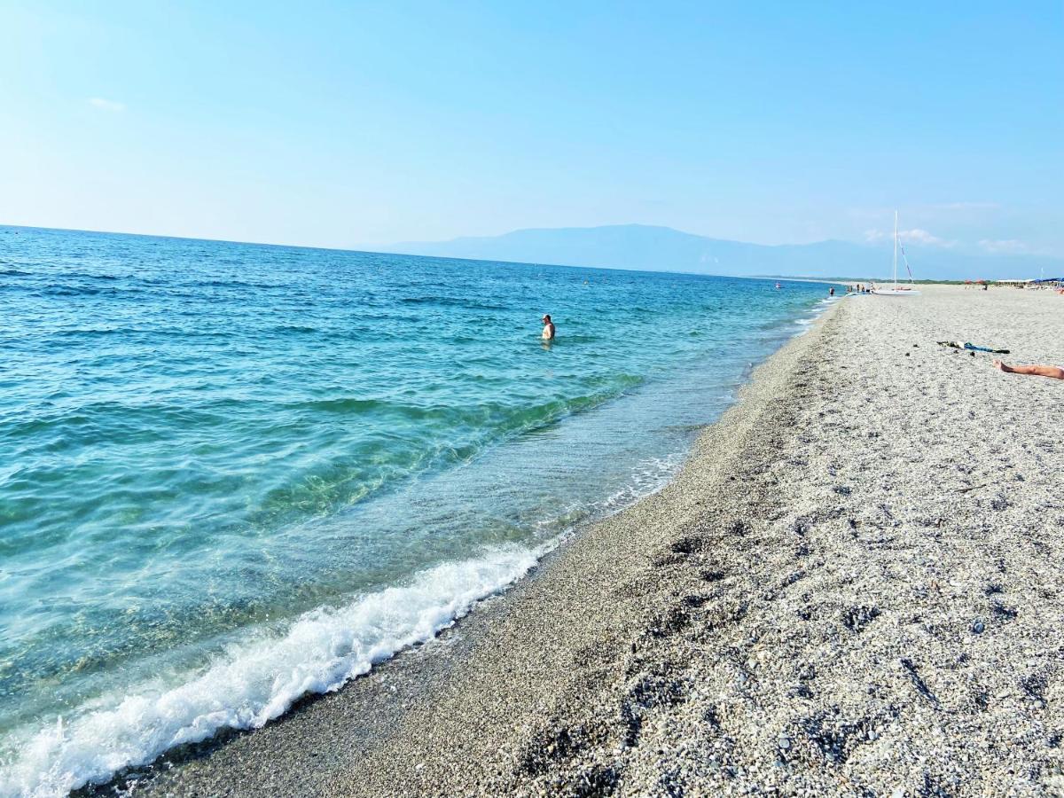 Pizzo Beach Club Apartment Bagian luar foto