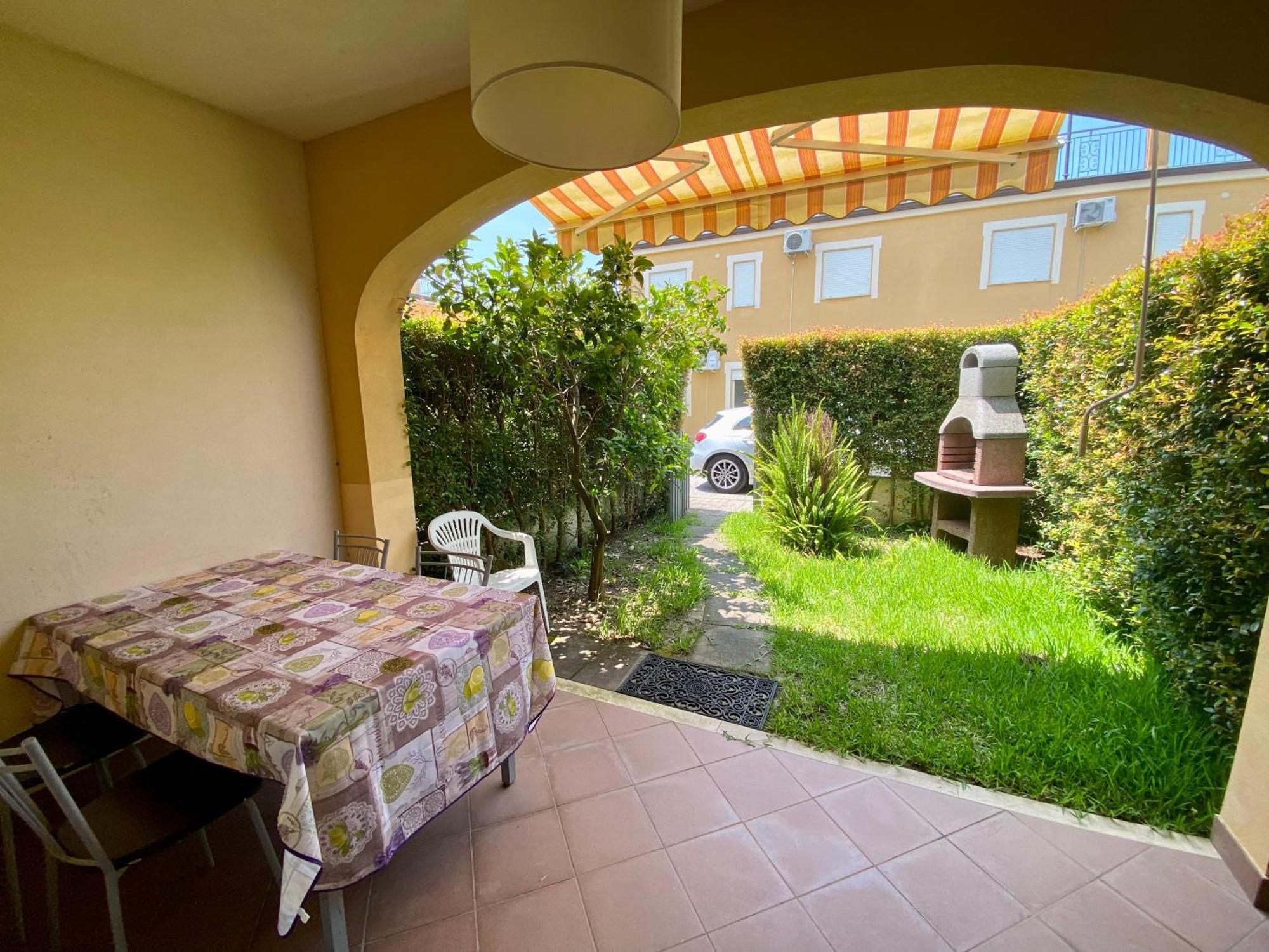 Pizzo Beach Club Apartment Bagian luar foto