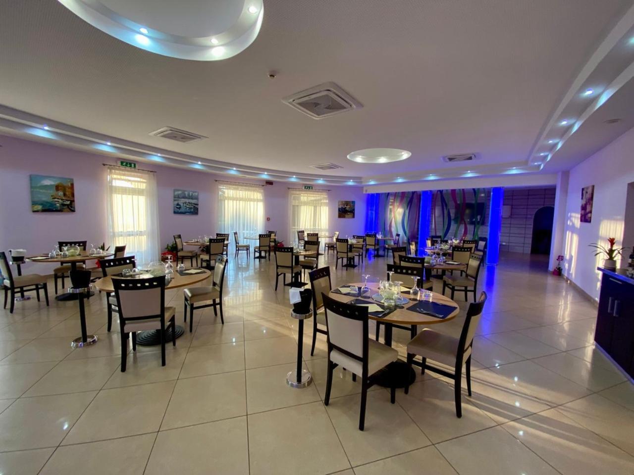 Pizzo Beach Club Apartment Bagian luar foto