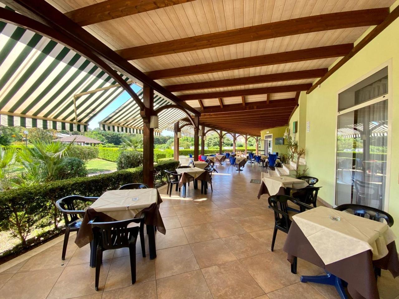 Pizzo Beach Club Apartment Bagian luar foto
