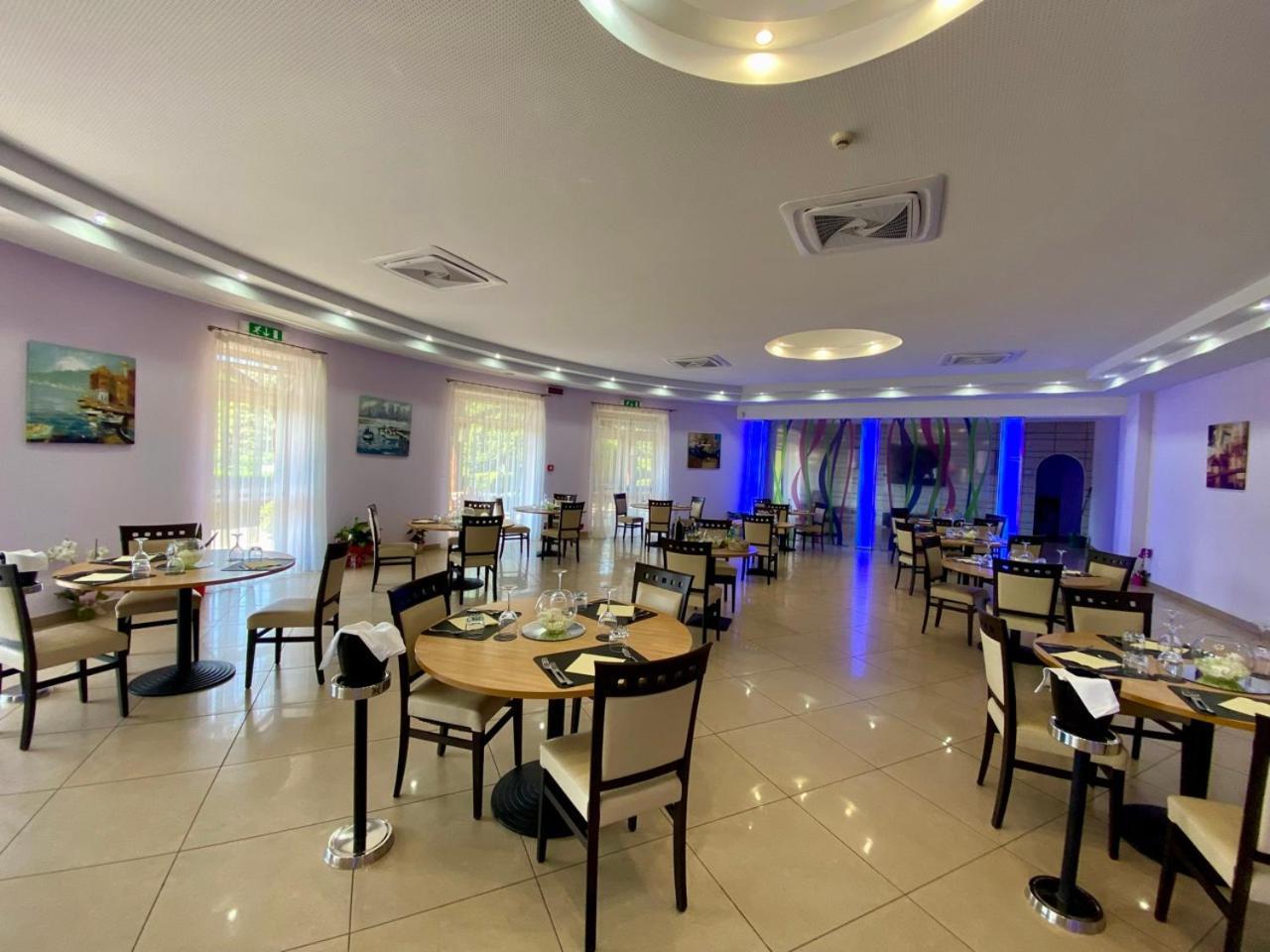 Pizzo Beach Club Apartment Bagian luar foto